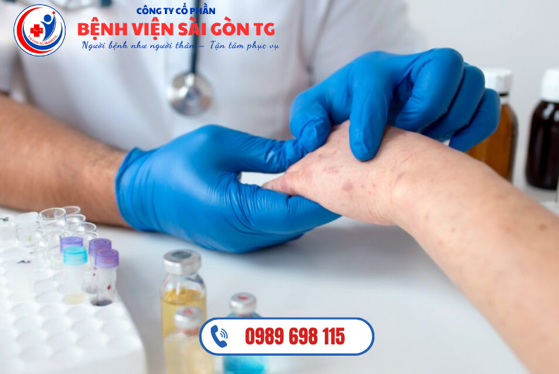 Nếu có các triệu chứng nghi ngờ mắc viêm da cơ địa, hãy đến gặp bác sĩ da liễu để được kiểm tra và tư vấn phương pháp điều trị phù hợp.